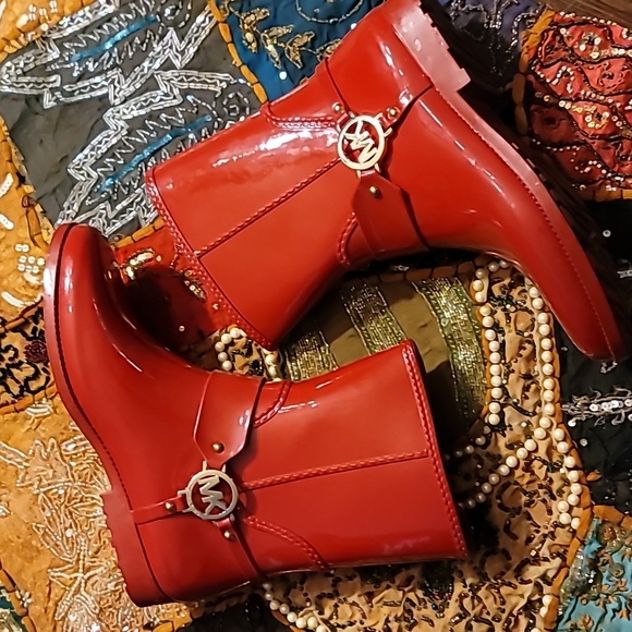 michael kors red rain boots - Picture 1 of 5